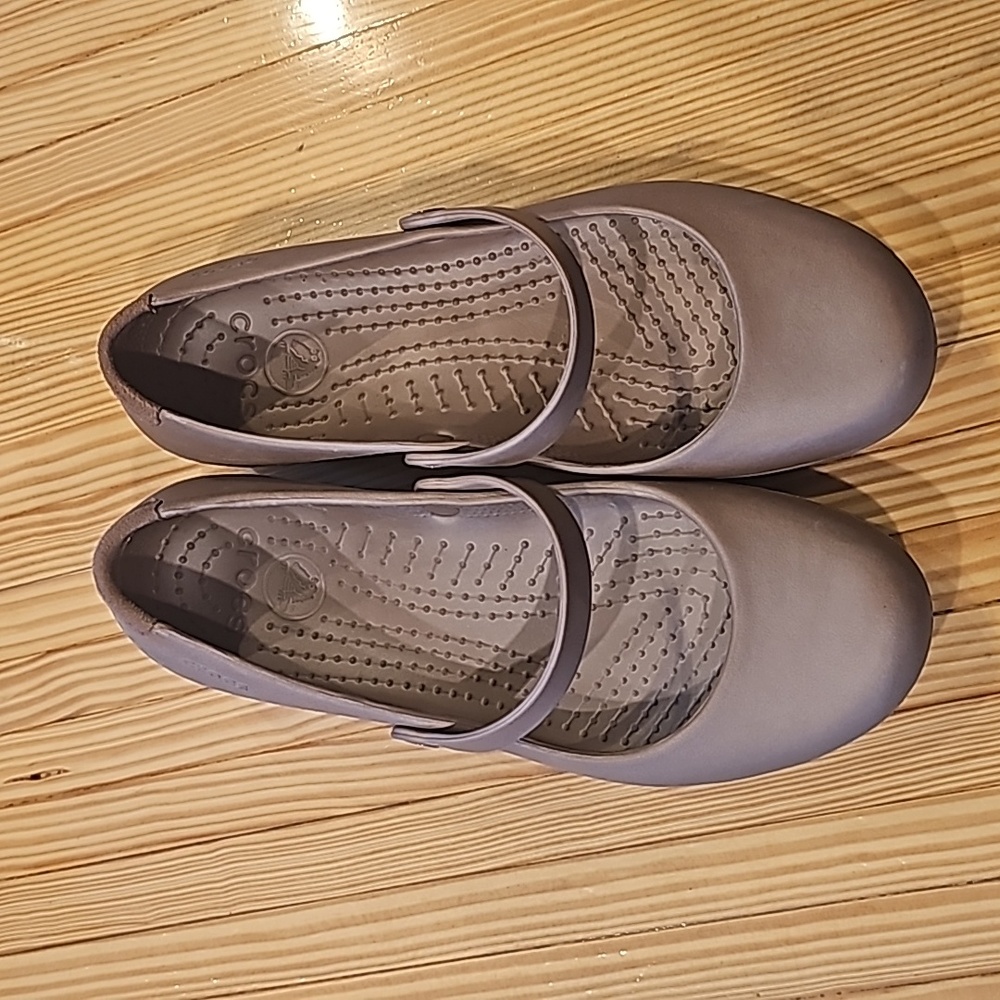 NWOT Croc Alice Ballet flats